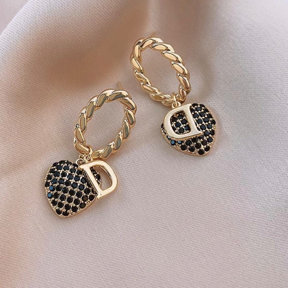 Inspired Heart Shaped Earrings Golden Earrings D Letter Zircon heart jewelry - Picture 3 of 3